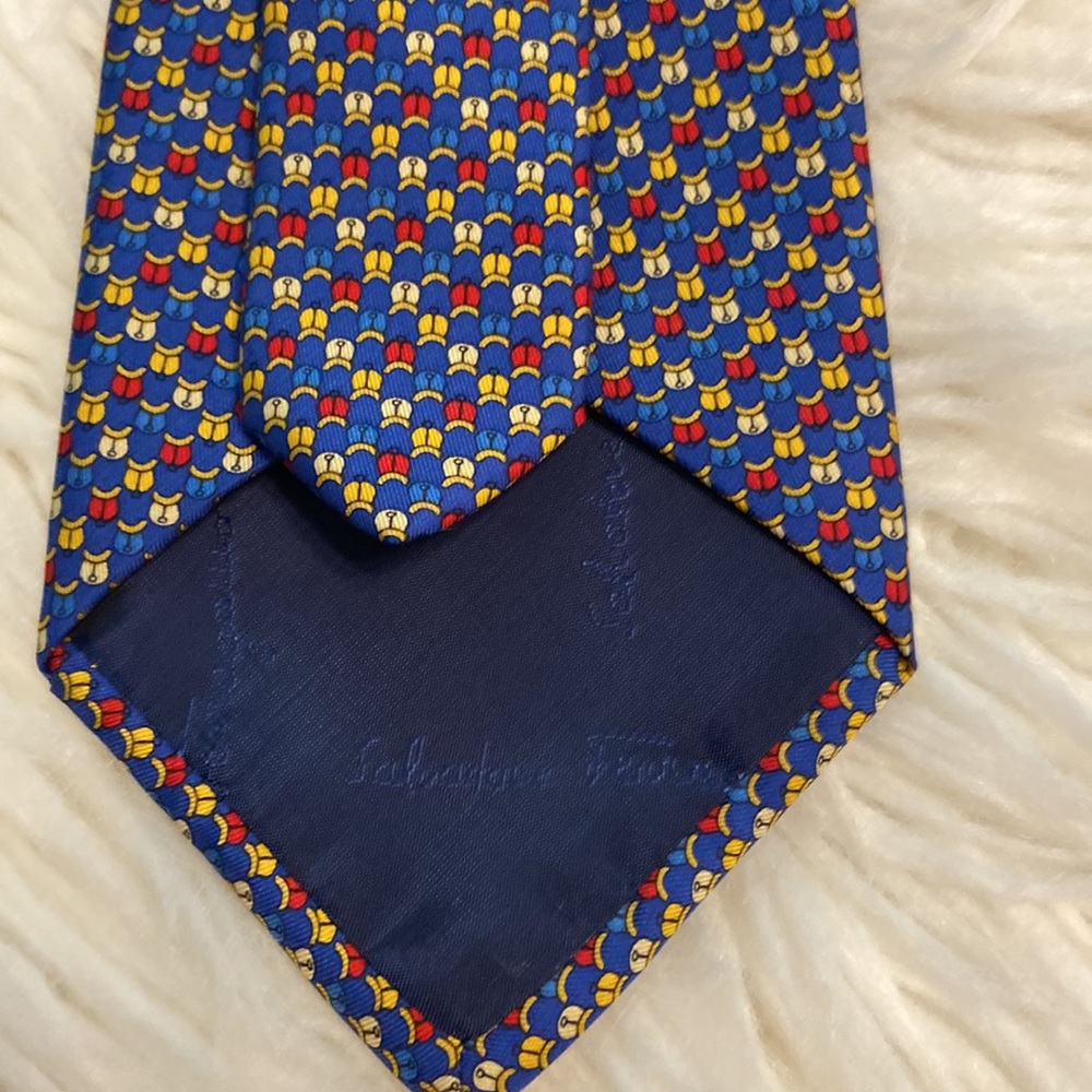 Salvatore Ferragamo Man 100% silk tie it’s very beautiful and colorful - Picture 12 of 16
